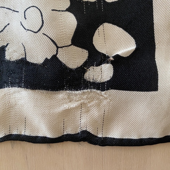 Vintage Vera Neumann Silk Scarf with Flaw - Picture 5 of 5